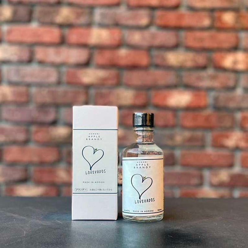 ラブヴァドス アップルブランデー 40度 180ml【モホドリ蒸留研究所