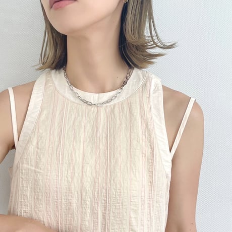 Halter neck sleevelessOP
