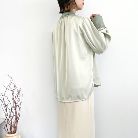 Pintuck Satin BL
