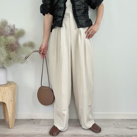 Linen-Like Curved Pants