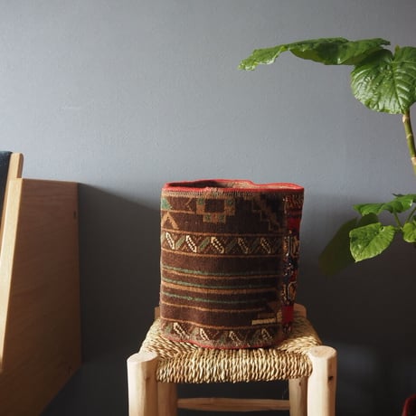 【VP050】 Afghan  Rug pot ①