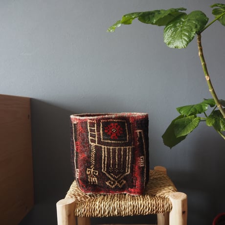 【VP052】 Afghan  Rug pot ①