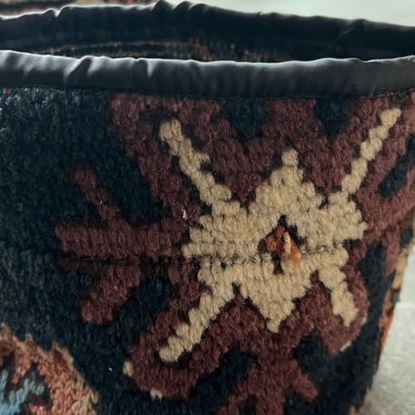 【VP053】 Afghan  Rug pot ①