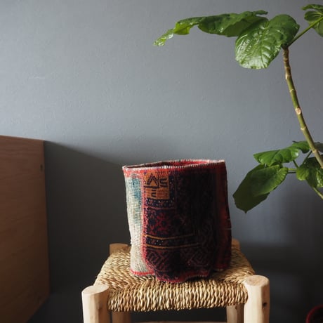 【VP052】 Afghan  Rug pot ①