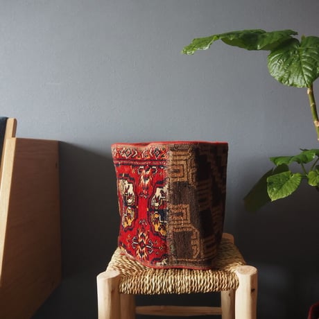 【VP050】 Afghan  Rug pot ①