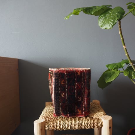 【VP052】 Afghan  Rug pot ①