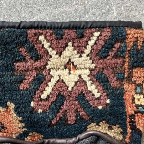 【VP053】 Afghan  Rug pot ①