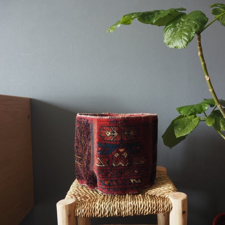 【VP052】 Afghan  Rug pot ①