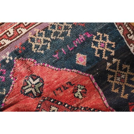 【VR138】 Vintag Turkish rug