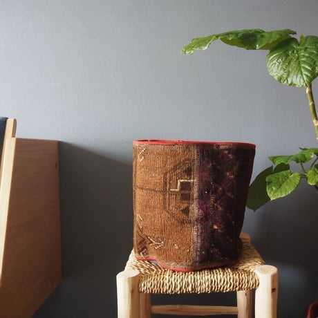 【VP050】 Afghan  Rug pot ①