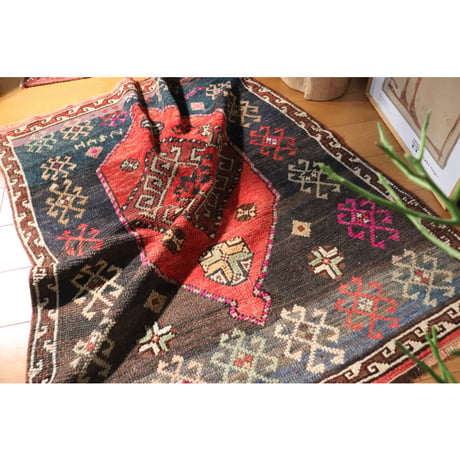 【VR138】 Vintag Turkish rug
