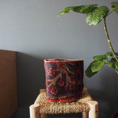 【VP052】 Afghan  Rug pot ①