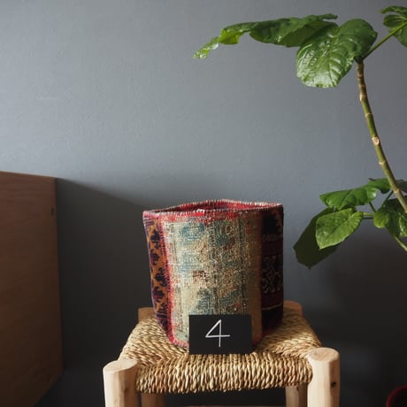 【VP052】 Afghan  Rug pot ①