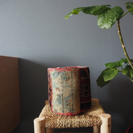 【VP052】 Afghan  Rug pot ①