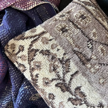 【aさまご予約品】cushion cover &mini rug