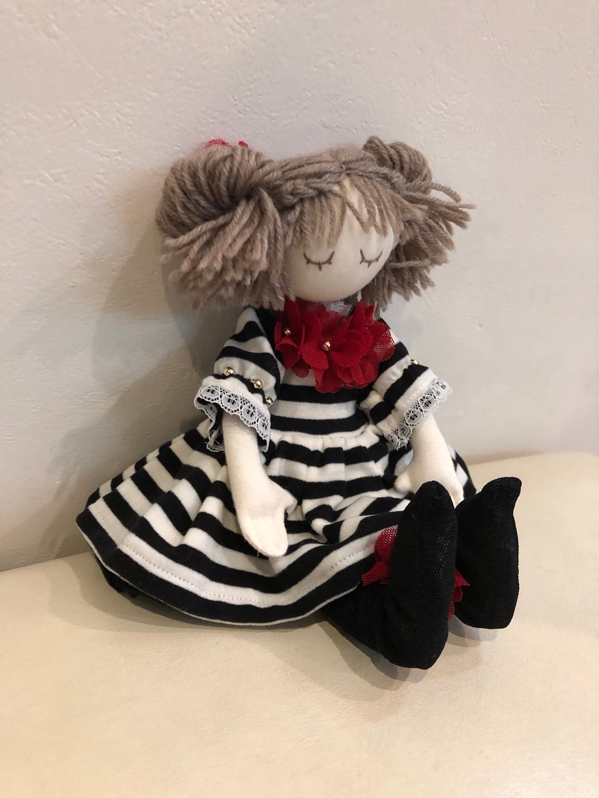 お人形モチーフエプロン♡さえら♡ヒスクローネ♡ポテチーノ好きの方にも お人形モチーフエプロン♡さえら♡ヒスクローネ♡ポテチーノ好き