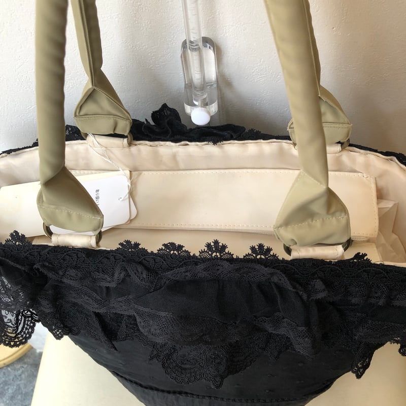 さえら◇ヒスクローネ◇スモールサイズ◇カゴバッグ◇フリルたっぷり◇美品 さえら◇ヒスクローネ◇スモールサイズ◇カゴバッグ◇フリルたっぷり◇美品