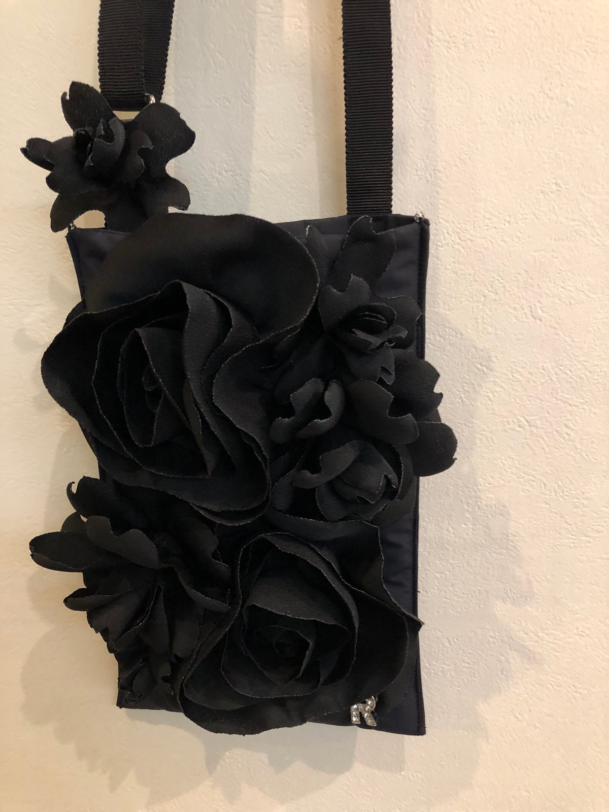 さえら レインダンス 大人可愛いスマホポーチ美品 レインダンス プチ