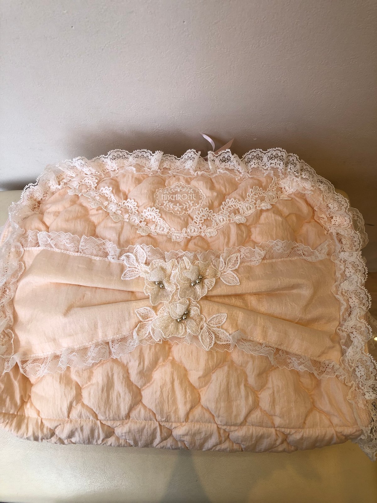 サエラ ヒスクローネ スクエア型ポーチ サエラ ヒスクローネ