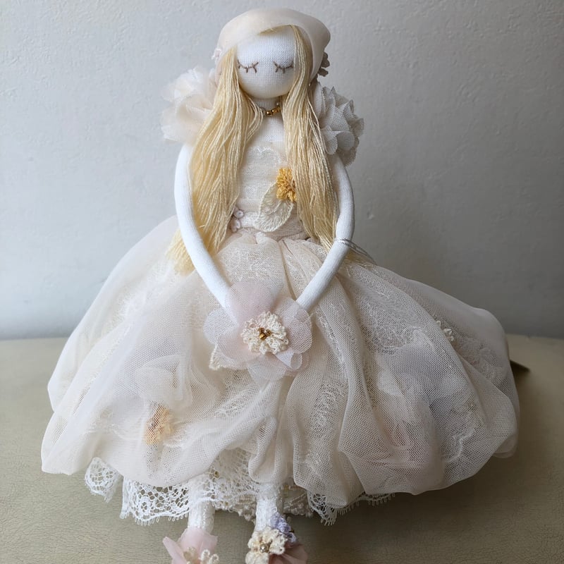 サエラ お人形 カゴ付き サエラ お人形 カゴ付き