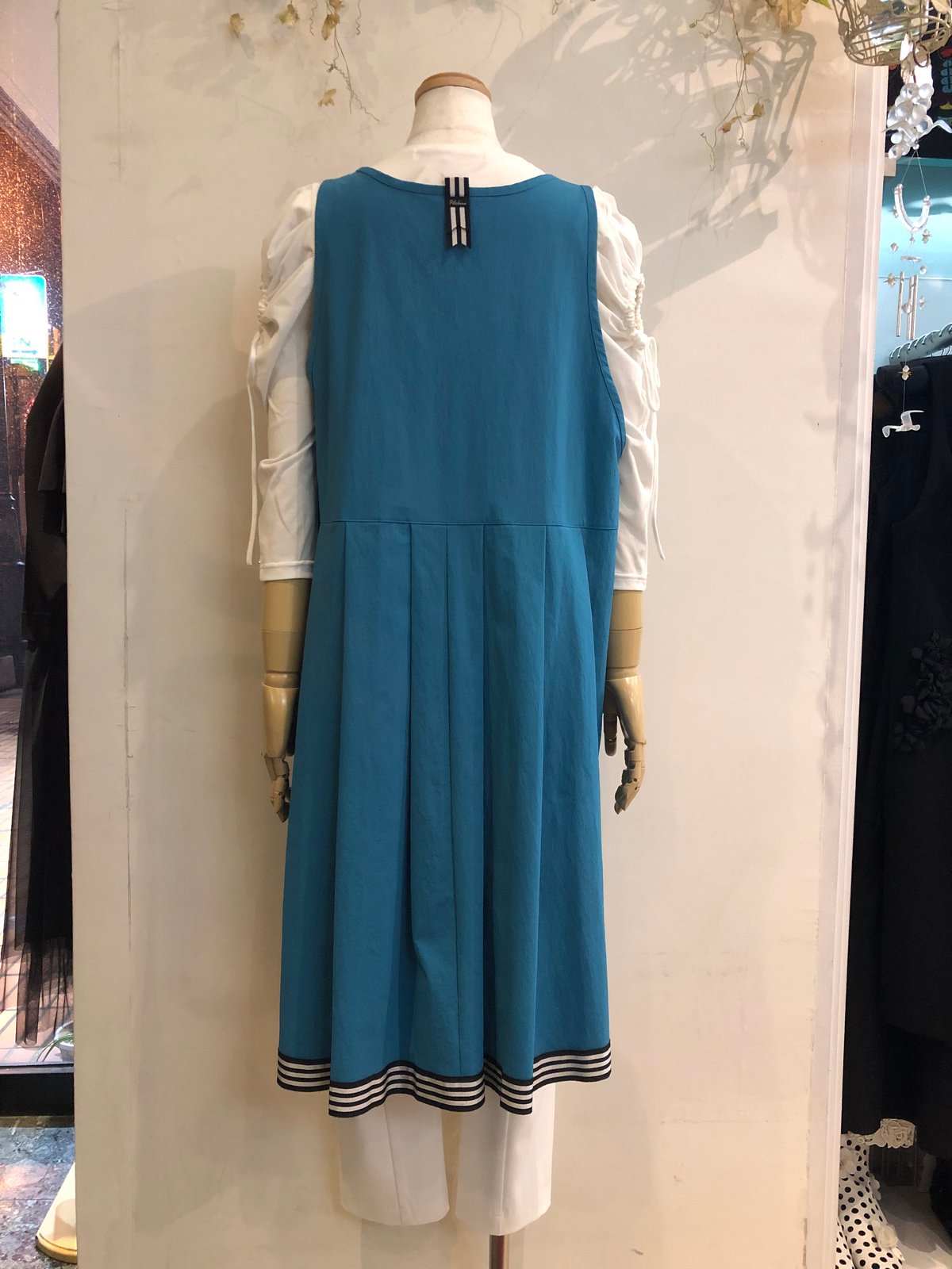 未使用　さえら　ポテチーノ　エプロン　バラモチーフ　ヒスクローネ　アキアカネ ポテチーノ エプロン 未使用 さえら ポテチーノ エプロン バラモチーフ