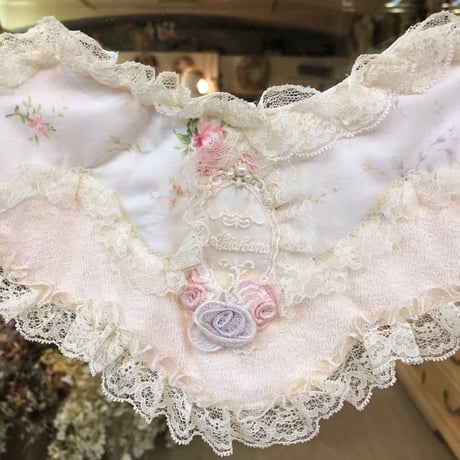 【Akiakane/アキアカネ】サエラ/レース♡フリル♡刺繍エプロン CATEGORY さえら アキアカネ | さえら POTECHINO マリーアン金沢
