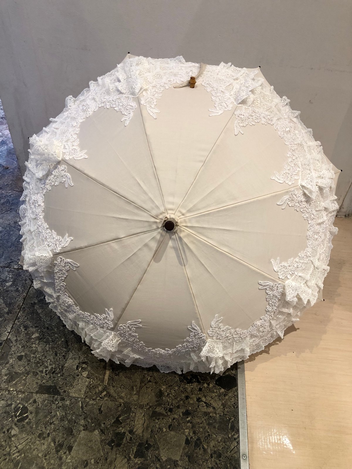 さえら　ヒスクローネ　レース日傘 美品さえらヒスクローネレース日傘