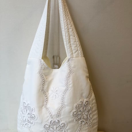 さえら　サエラ　CAETLA ショール　羽織り　花柄　レース　刺繍 さえら サエラ CAETLA ショール 羽織り 花柄 レース 刺繍 さえら