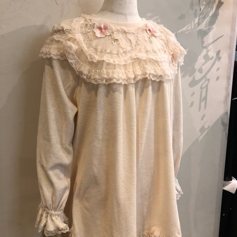 ヒスクローネネグリジェパジャマ