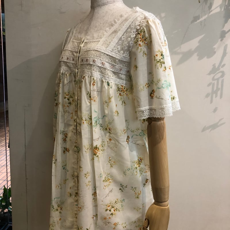 さえら♡アキアカネ♡豪華♡アクセサリースタンド♡レース♡オブジェ さえら♡アキアカネ♡豪華♡アクセサリースタンド♡レース♡オブジェ