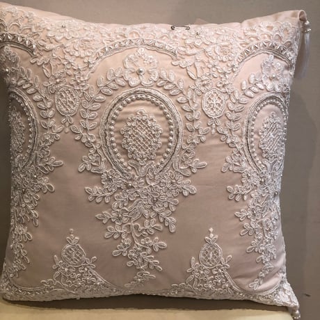 ❤️ご確認用★さえら★ヒスクローネ★美しいレース遣い★クッションカバー2枚セット ❤️ご確認用☆さえら☆ヒスクローネ☆美しいレース遣い☆クッション