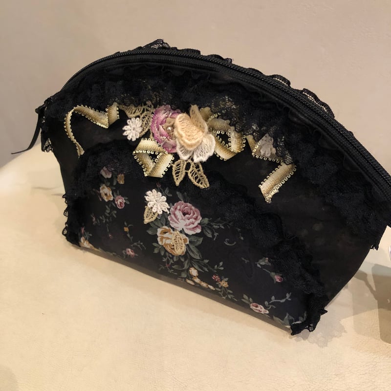 サエラ】Akiakane フリル大きめポーチ アキアカネフリルリボン花柄