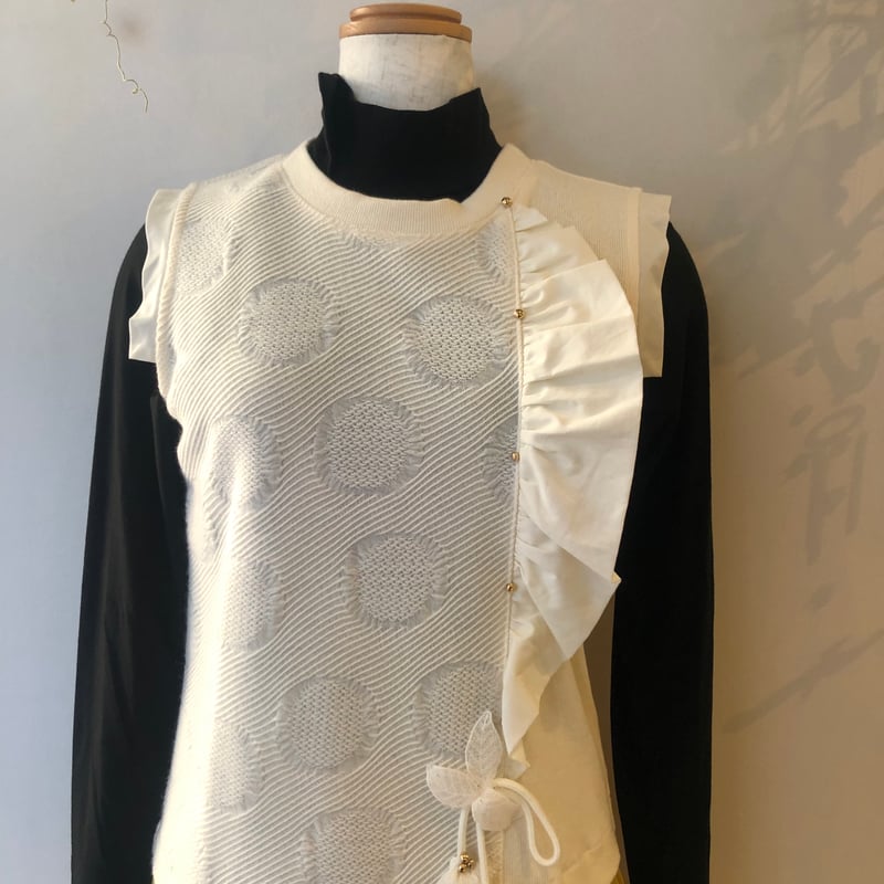 POTECHINO ポテチーノ　フリルベスト　さえら　ホワイト　白 POTECHINO ポテチーノ フリルベスト さえら ホワイト 白