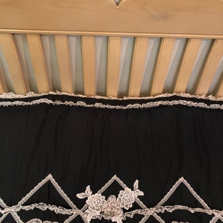 さえらピアリマーマの黒レースエプロンドレス さえらピアリマーマの黒レースエプロンドレス