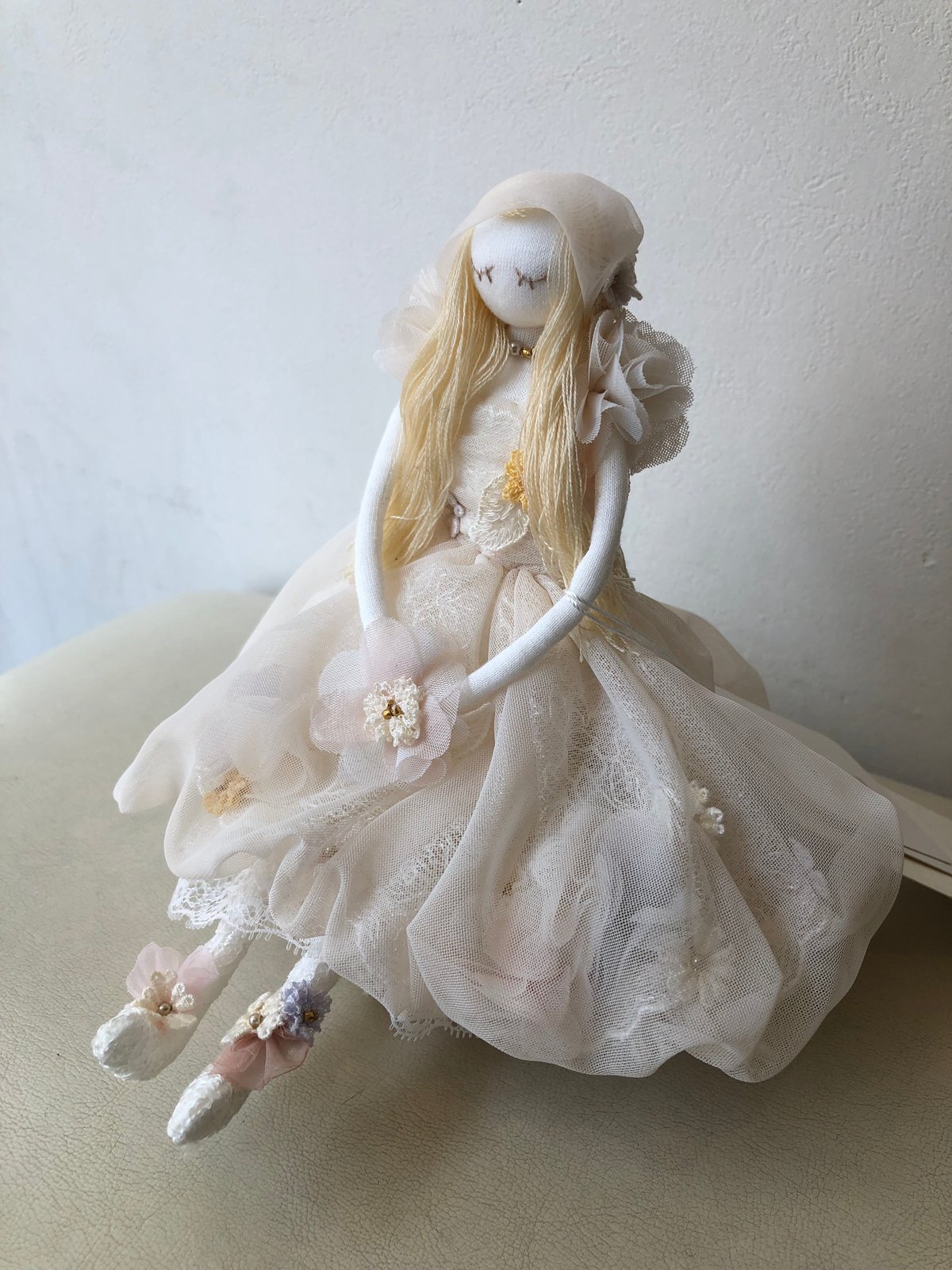 ヒスクローネ お人形(リリーちゃん) | さえら POTECHINO マリーアン金沢