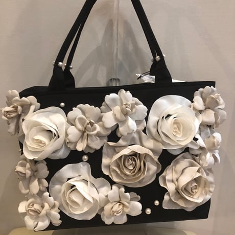 さえらレインダンス ジュリアのフラワーモチーフが豪華でかわいい暖かいベスト CATEGORY さえら レインダンス | さえら POTECHINO マリーアン金沢