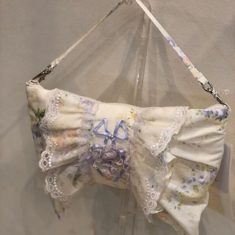 アキアカネフリルリボン花柄ポーチ アキアカネ リボン🎀型ポーチバッグ | さえら POTECHINO