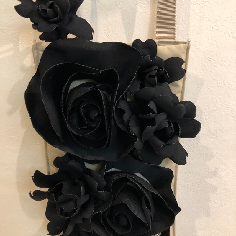 さえら レインダンス 大人可愛いスマホポーチ美品 レインダンス プチ