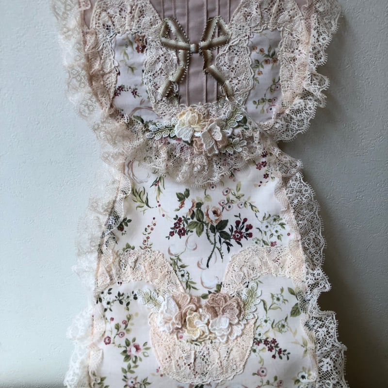 ❤️さえら★ヒスクローネ★可愛い★お花モチーフ付★トイレットペーパーホルダー★豪華 ❤️さえら☆ヒスクローネ☆可愛い☆お花モチーフ付☆トイレット