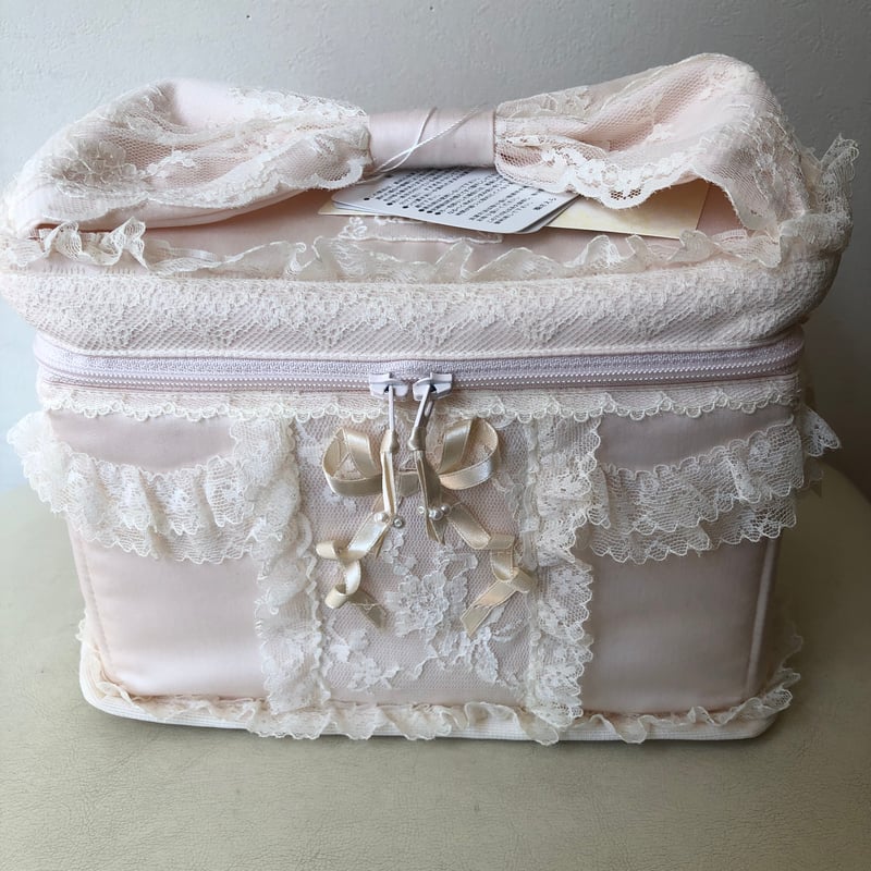 サエラ　ヒスクローネ　スクエア型ポーチ サエラ ヒスクローネ スクエア型ポーチ サエラ ヒスクローネ スクエア