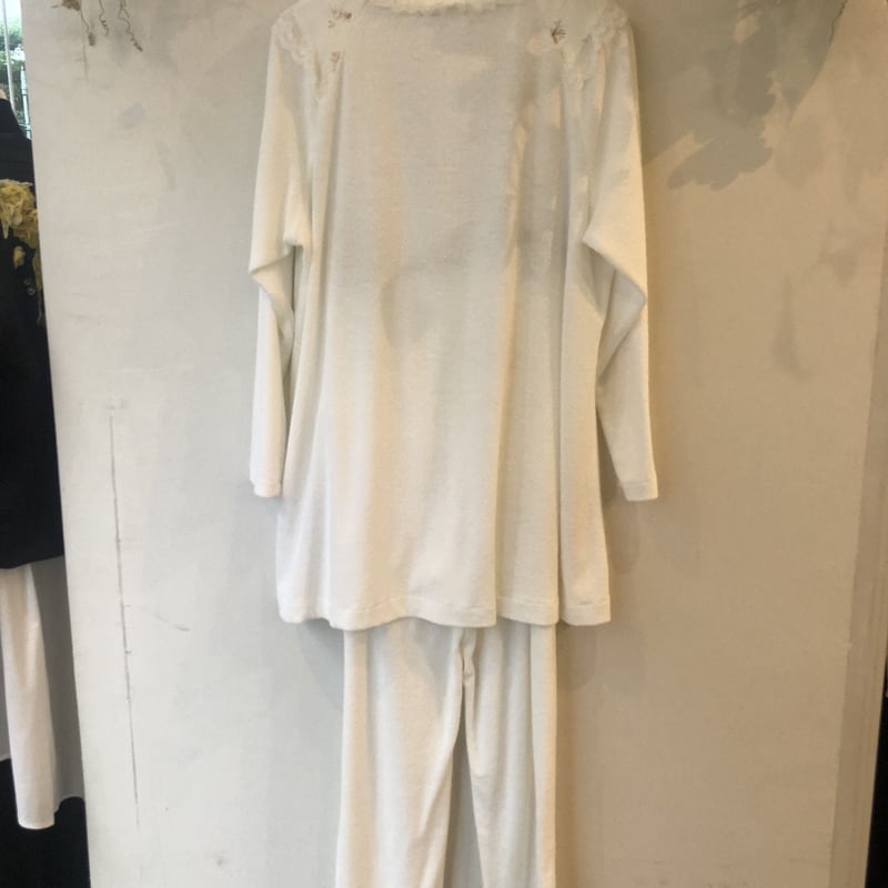 さえら、ヒスクローネのパジャマ、ルームウェア さえら ヒスクローネhischrone パジャマ上下セット - メルカリ