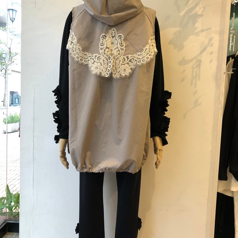 さえらHISCHRONE ヒスクローネ ロングベスト チュールレース 総レース さえら☆ヒスクローネ ロングベスト さえらHISCHRONE ヒスクローネ