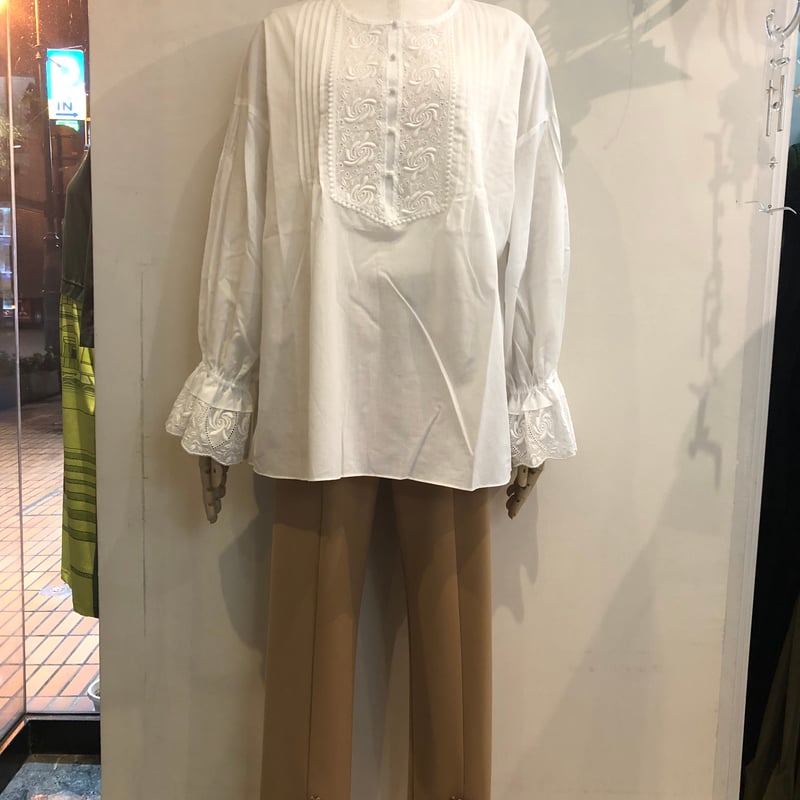 ポテチーノグループ、ヒスクローネのブラウス。とても綺麗で 着られませんでした。 ヒスクローネ ブラウス | さえら POTECHINO マリーアン金沢