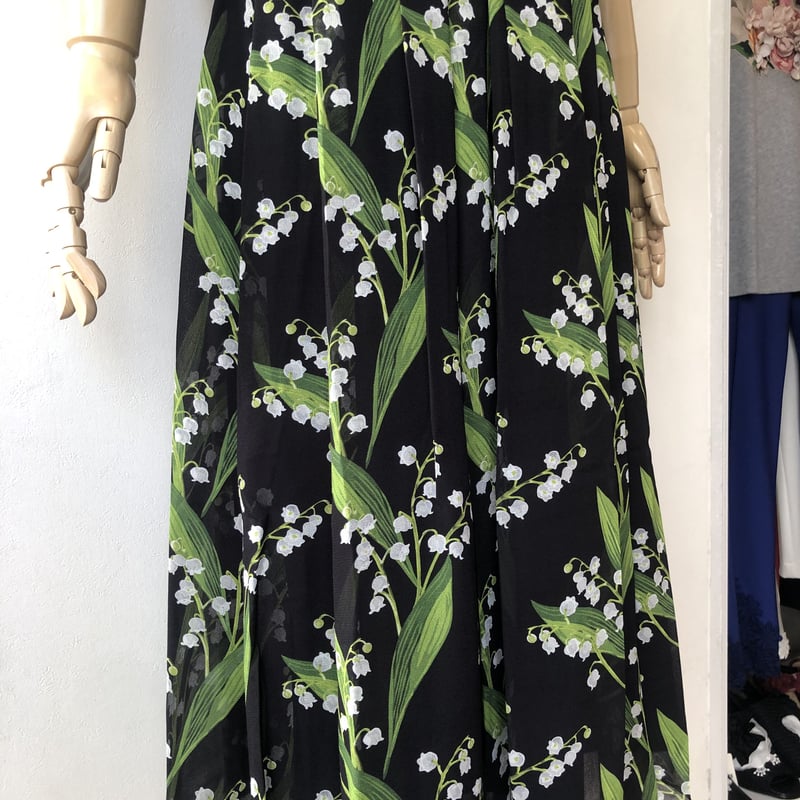 ナパータメロエ すずらんプリントスカート(黒) | さえら