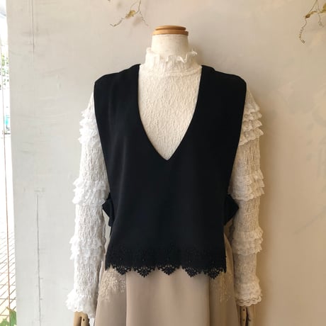 未使用品 ナパータメロエ お花 レース チュニック 3 さえら 未使用品 ナパータメロエ お花 レース チュニック 3 さえら 未