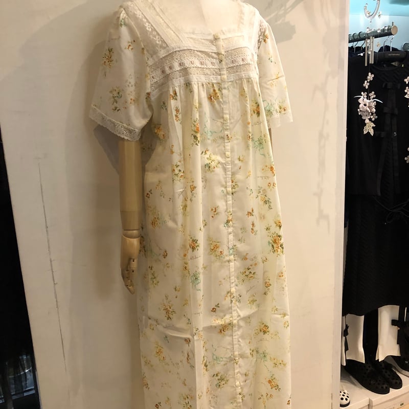 ヒスクローネ さえら ネグリジェ　豪華 レースワンピース アキアカネ アキアカネ ネグリジェ(3サイズ) | さえら POTECHINO マリーアン金沢