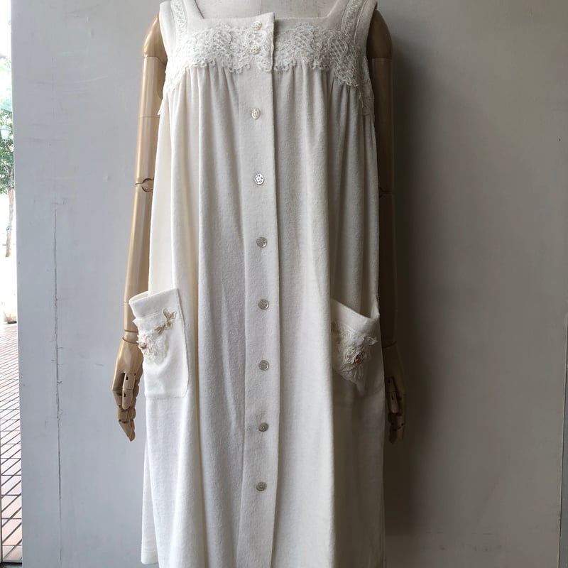 ヒスクローネ・エプロンドレス かわいいホワイト レースエプロン