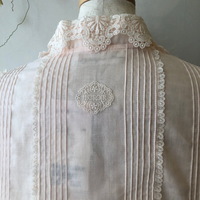 【新品未使用】HISCHRONE ヒスクローネ　さえら　パジャマ　ベージュ サエラヒスクローネHISCHRONE パジャマ