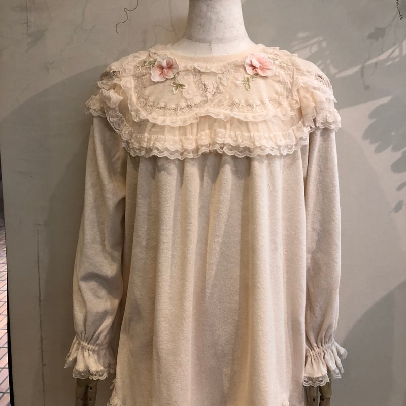 ヒスクローネAmamiyu フリル付きパジャマ　未使用品 ヒスクローネ パイルパジャマ(フリーサイズ) | さえら POTECHINO