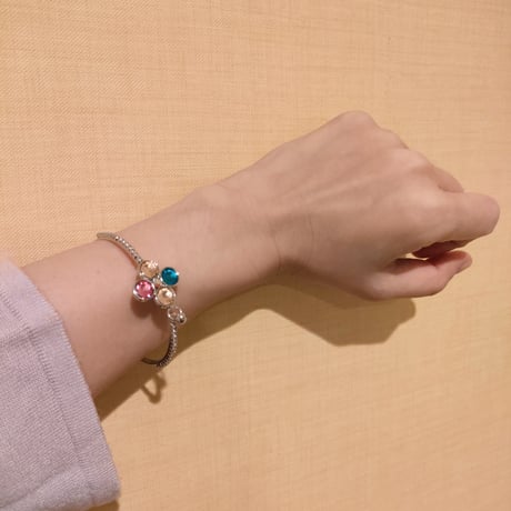 カラフルラインストーン付　フラワーブレスレット